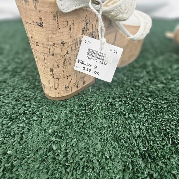 American Eagle Lace Strap Peep Toe Wedge Women’s Shoes Cork Bottom Cream Size 9 - Picture 9 of 9